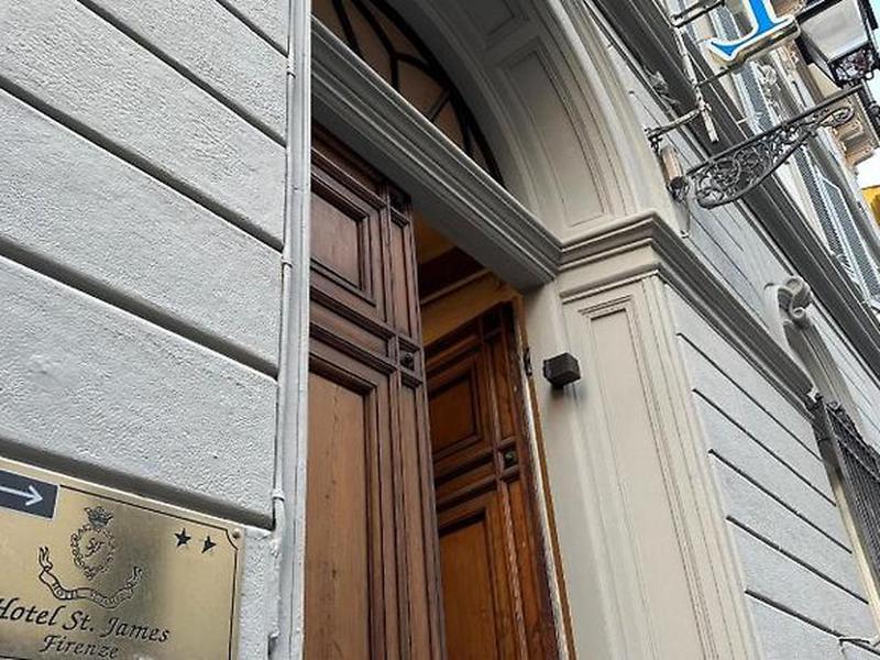 F68F8F9305706DE124B774694C546256