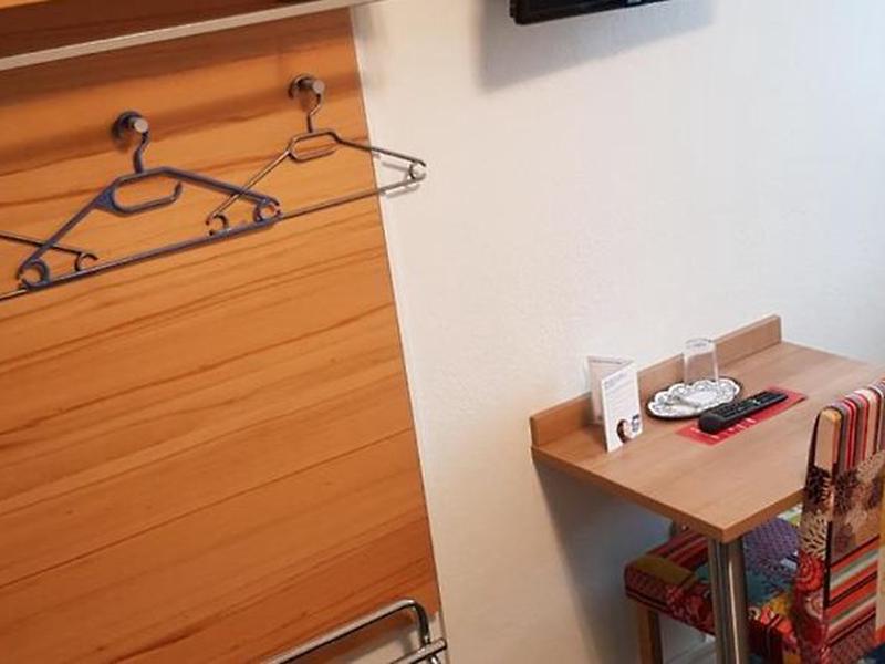 EDDB4710E98929924980597E53C6D7E7