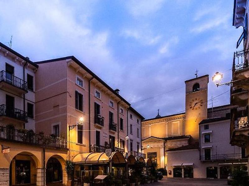 0F2FF9C99A9AB4B560C32A4833F63040