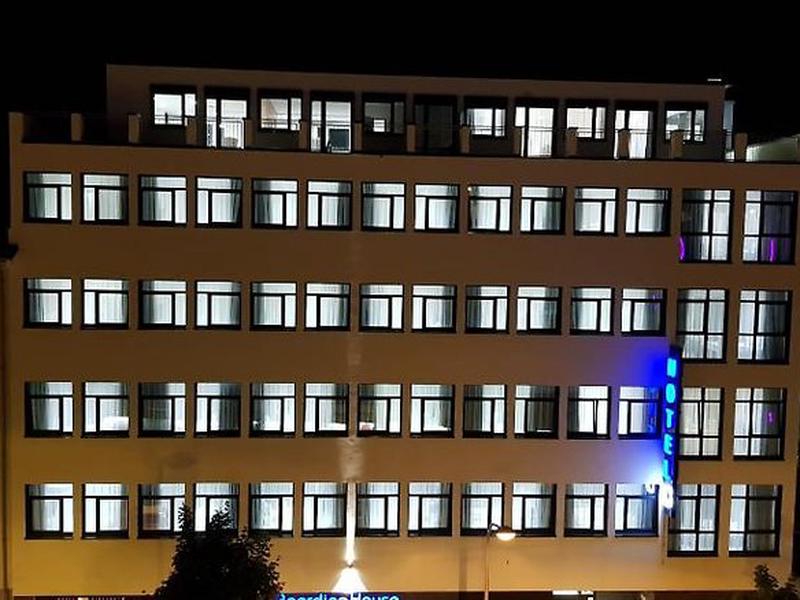 A88D42DCF9D8D4D52CA2E84468EC2B56