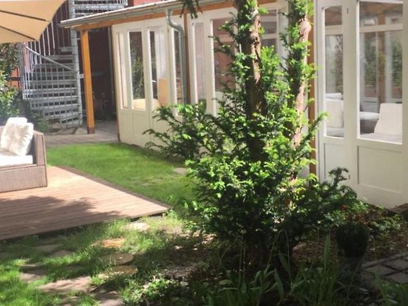 527BBB3E25C0385DBE89E9BF17CDEEF8