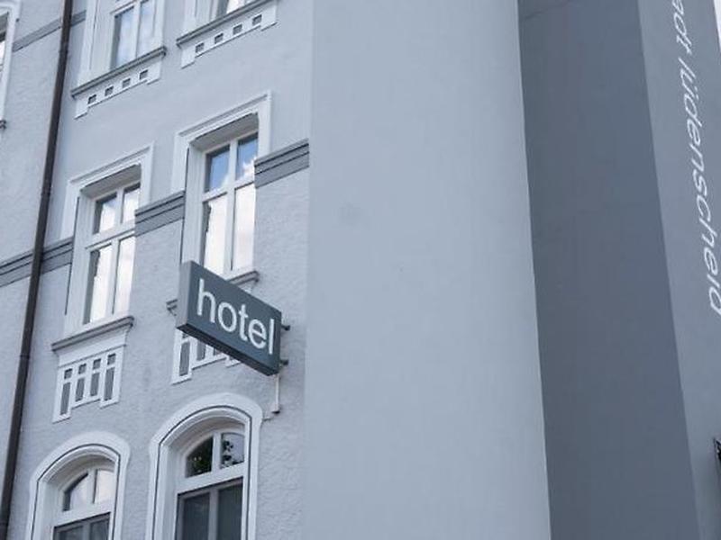 CE6E502DF0E55F9246868E9BB12D64FD