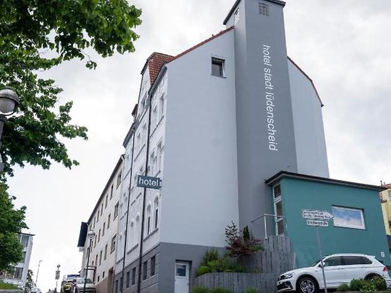 102E720DE32BFDEF6354DB619CA8C83B