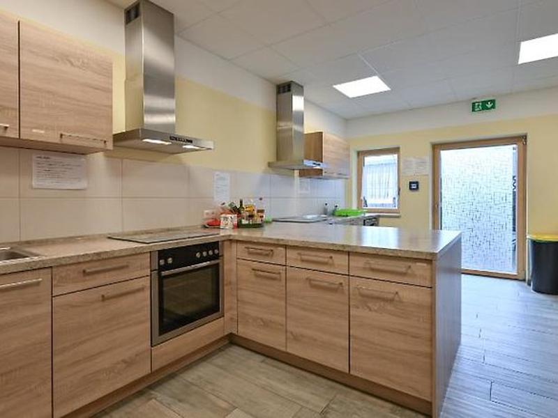 B5AD098C75E7664C4FBB8772A4DCC025