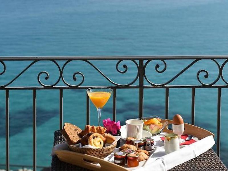 3BA26E3B920C9A0255EC4A5814E438F3