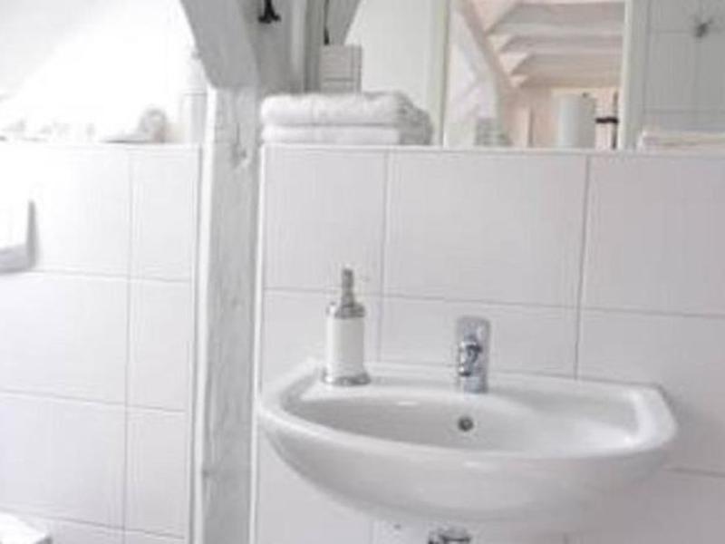 7A95E642E82C0F6312BF791FB62B775E