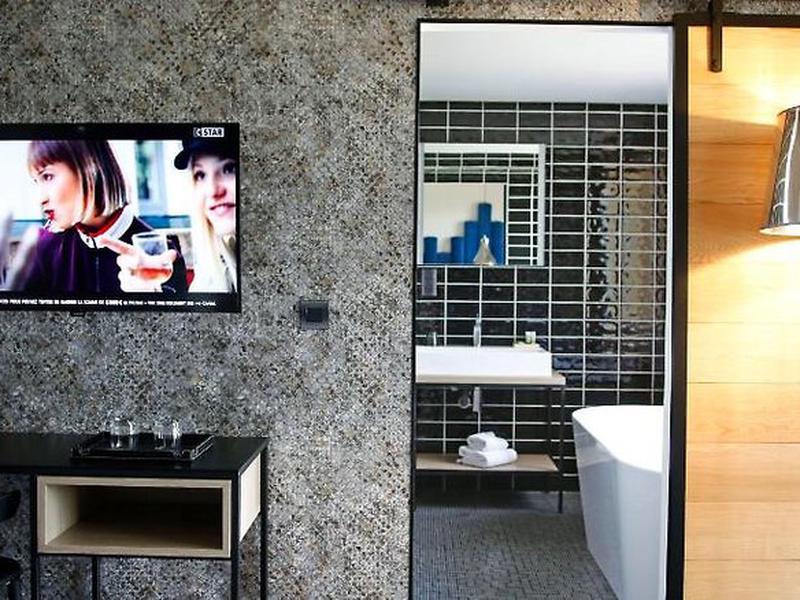 B2B6FAA83280F1BF69D393A772037C0C