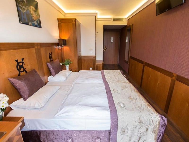 894444105306BB237F983E9E69FE21E9