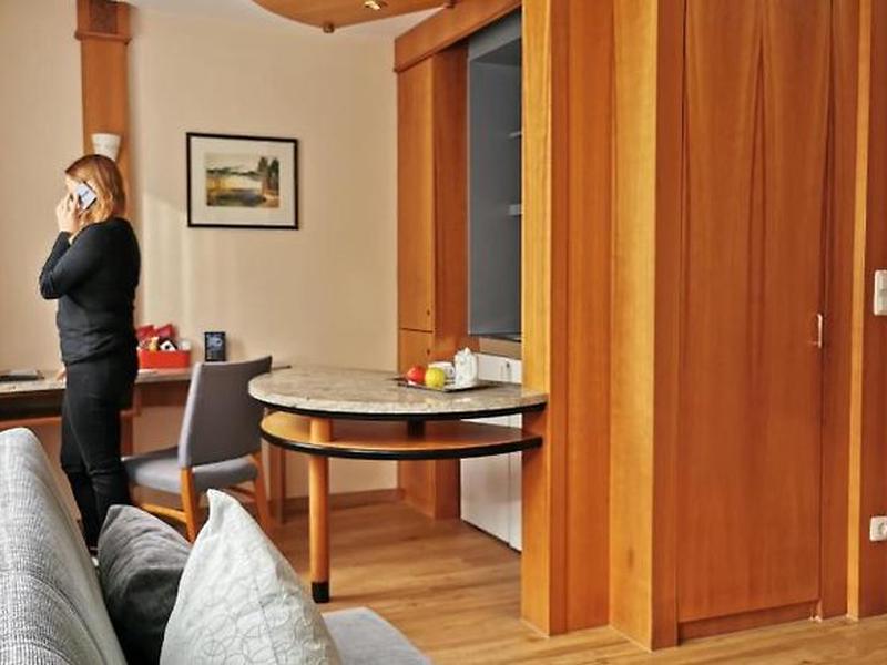 49B35D420B3F1AA90FB7E327D15AC4AF