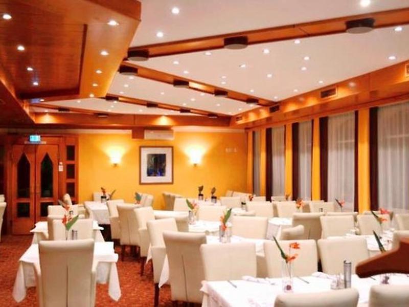 30A35BB51BD6BEB91D87E103E148349B