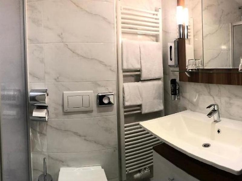 4C4556CA71BF03AEA2C668DD9362440C