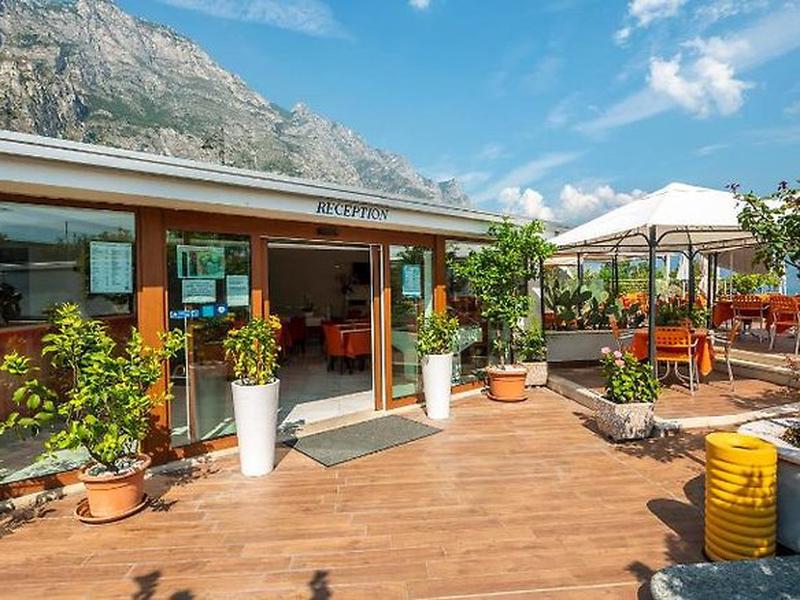 2C840B40D5338B85A571E6BB10F2EEA1