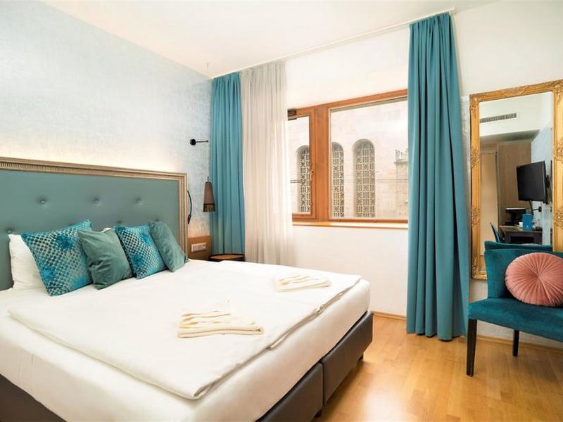 E6390F63095609CD31F98AB1D9E9C612