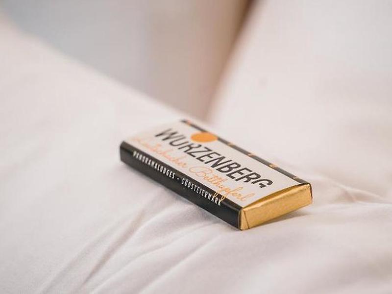 0122FC66D7C9810D70E500BECE5CD182