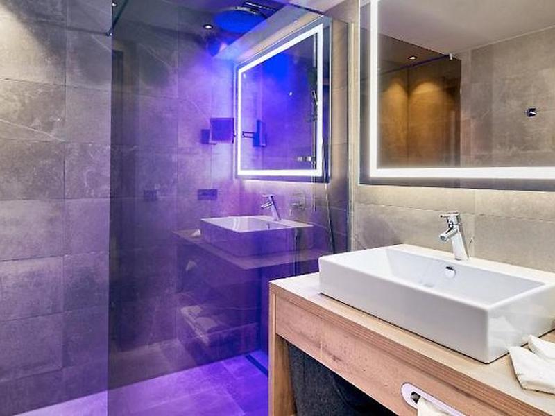 76C216E4DBB9041AE4DD63D4B6A3F7BD