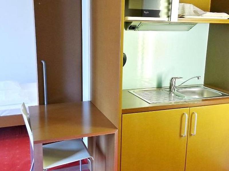 558E94DF705DA6E3633D76F3E3B45C64