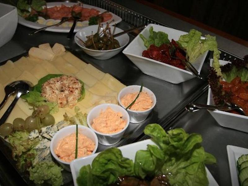 F8FD4415FE473E43D9838F1DC0D27FCF