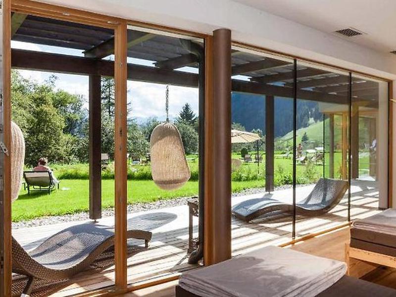 E2C71D1DAF2E789B1EF74677E4C5E093