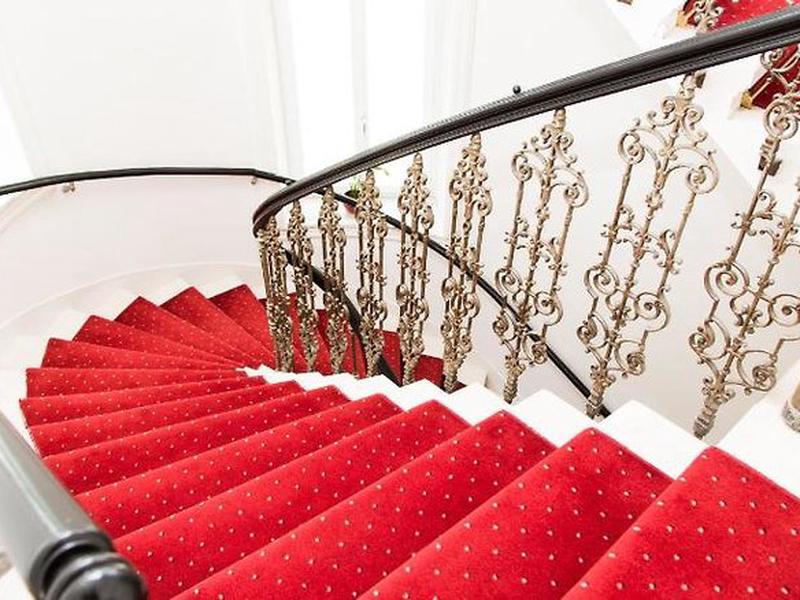 EFF6D85574F0A33A4DD6ADD36C77AB6E