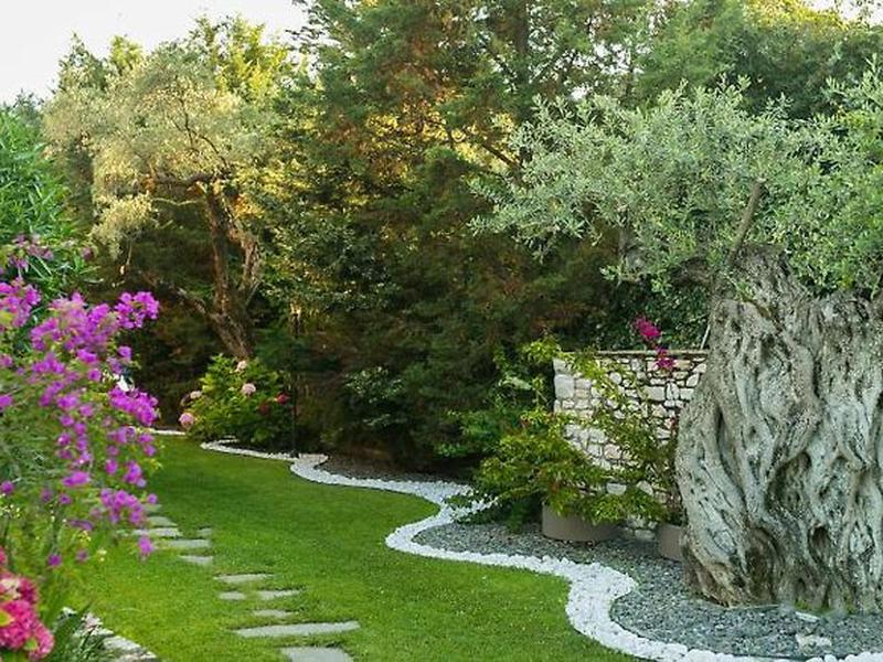 9733C2277AF115595DA5EBB9A498D95B