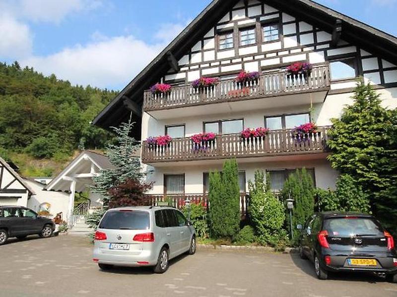 BAA35AA9FA33C63126D98331F2D053E9