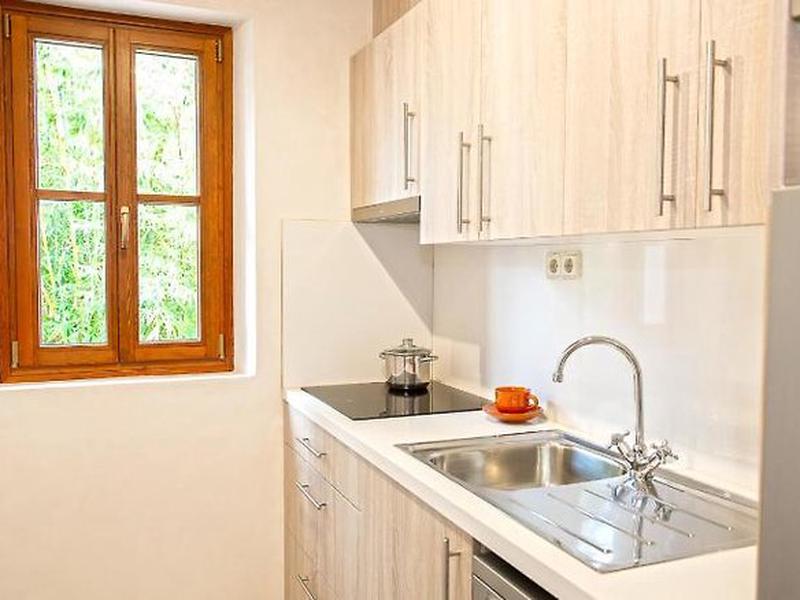 0DE84F2B7E3E6D57FC26403B2807A92B