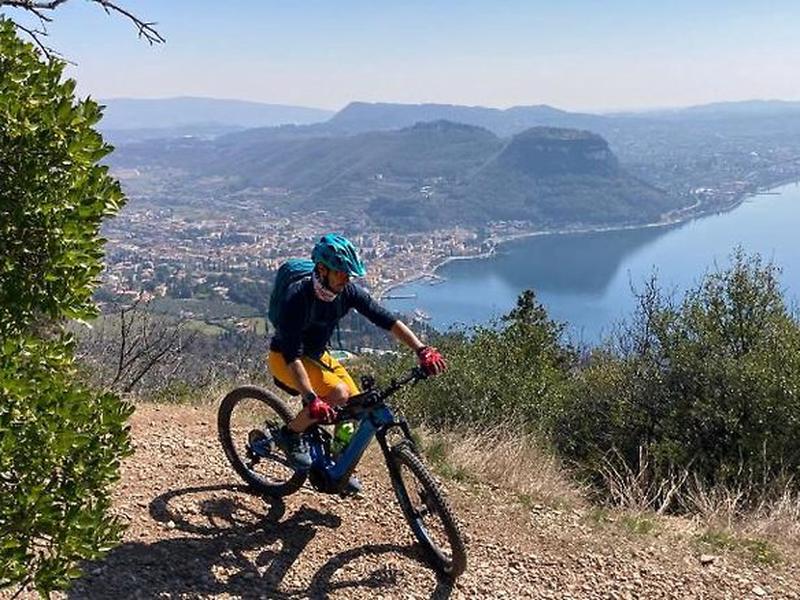 8B5969760F06EB6A7A6924449E4F3B76