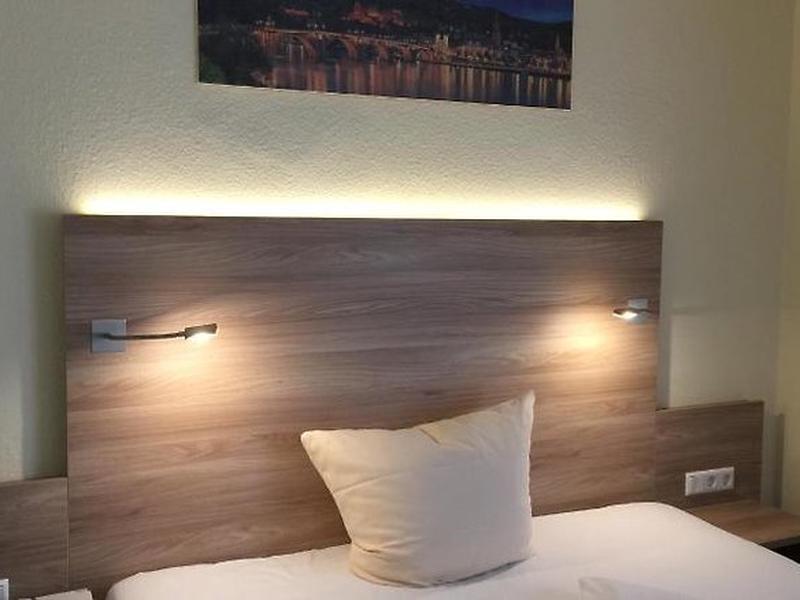 4132E4AA58E8CAEF75D2F077DF6AB033