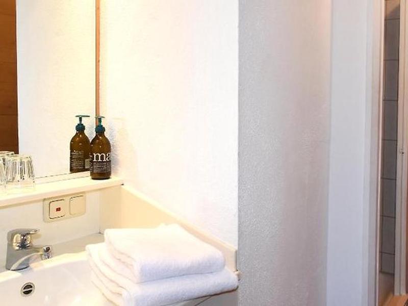 7260E2F6C7092A7F96F90B8239C288DD