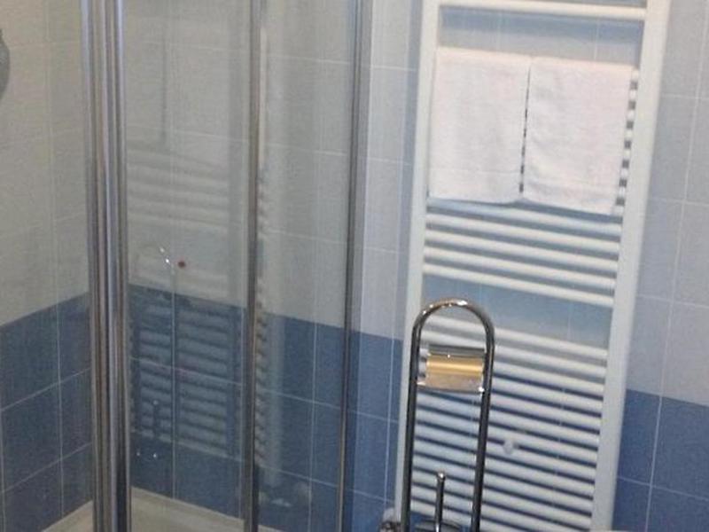 77B5F7422FF1F9DB1E76F3D6AF7ACDCA