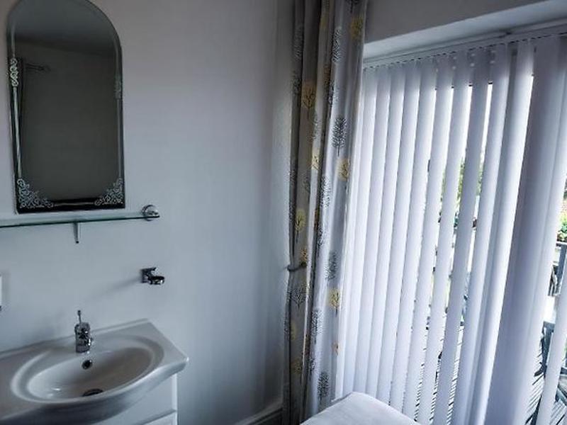 17BB22DE7F1976DE241E9F33C396FB55