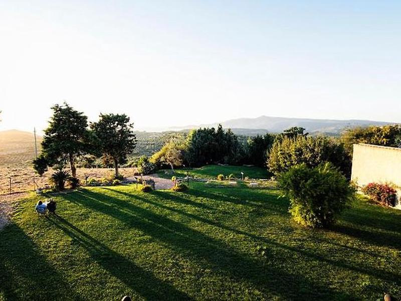 AA813A93709F69AB6199F7DB325A1F3D