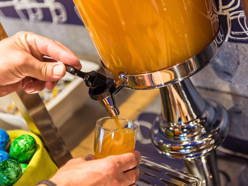 E2F548DDD46CEDAF9D9C88F84C4C4F74