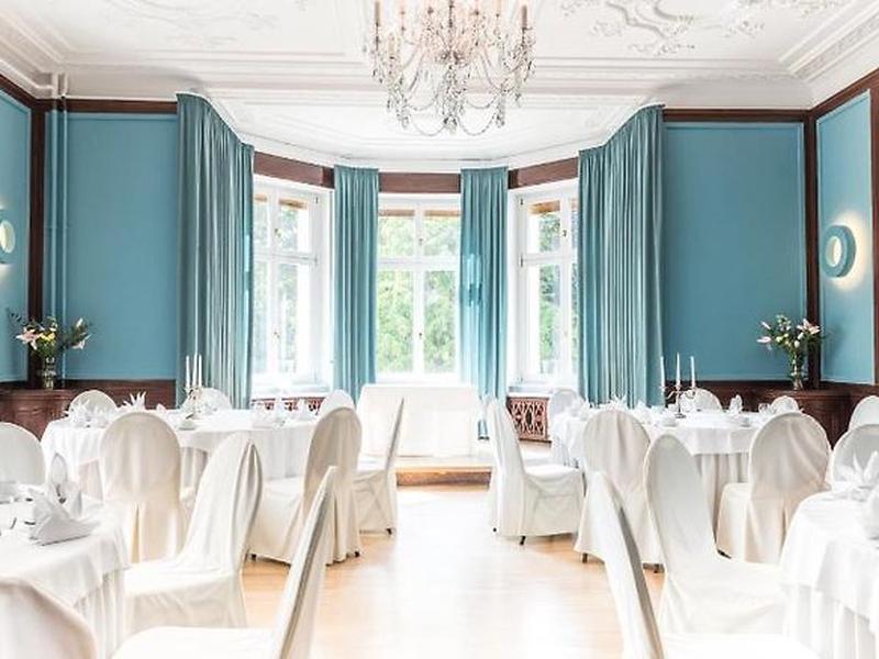 24E1D5BD460495169BE1D2E5890F053F