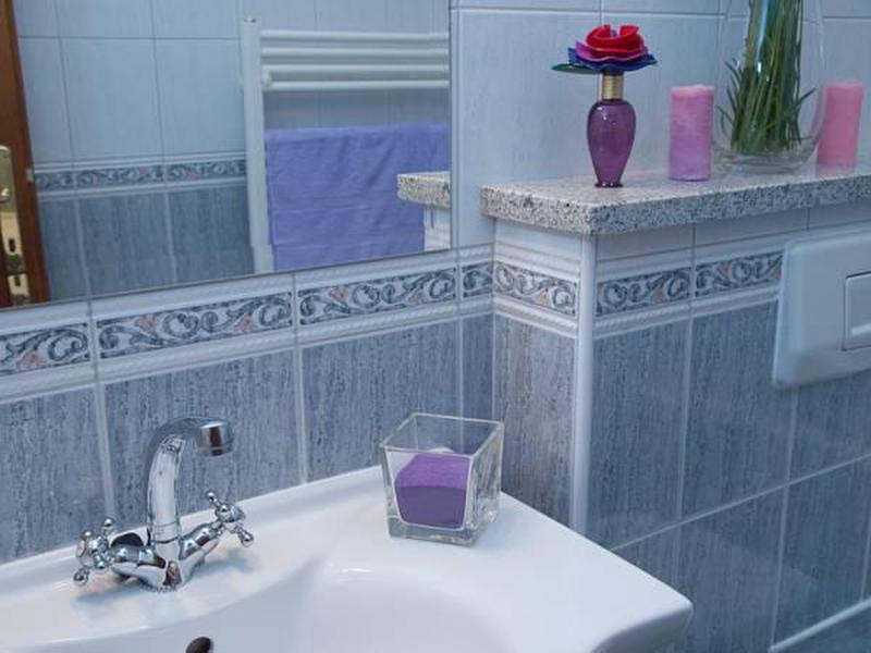 F1A581CFF2A1BF80D33AADE40FA8FE5F