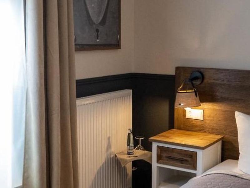 A3DCA77C8D0BDB1B4CC72EEB2E28C8A3