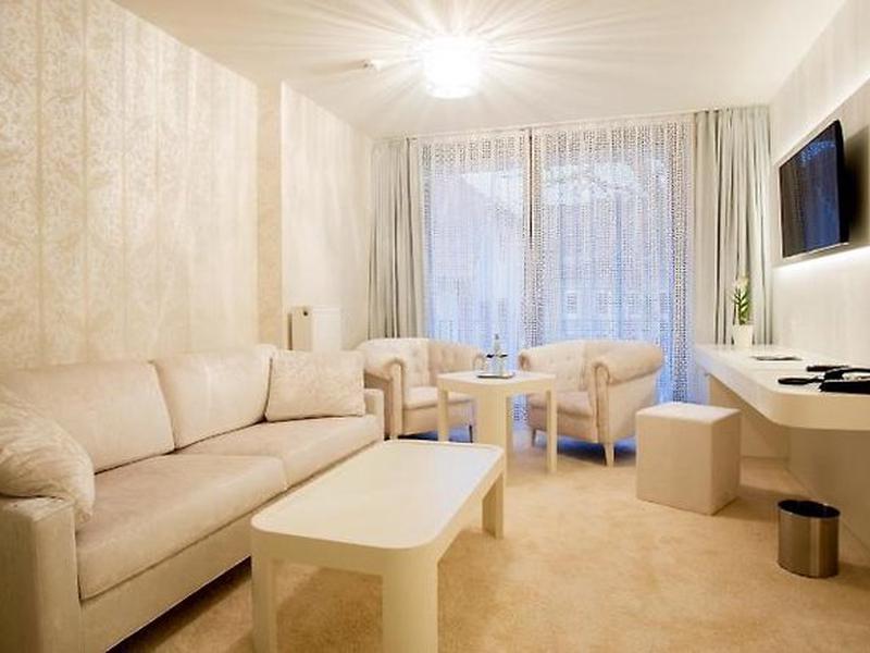 D261B07E87C50546CE685A76189C1182