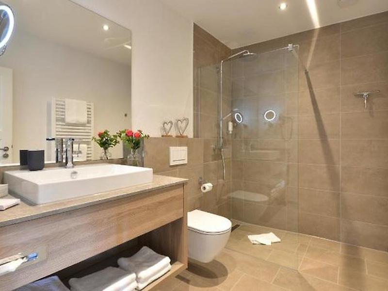 28E087667FDD5A36A33EECCA8368A6E2