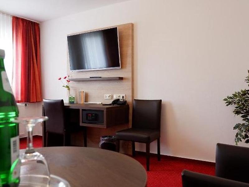 E4C72618B298F18E51A29C5052BE350D