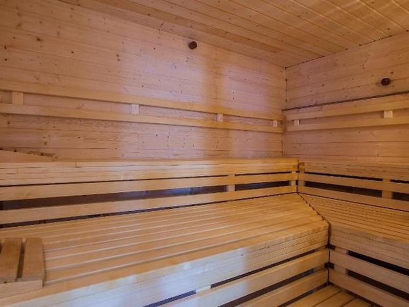 E6ED3EB650533148C7C3DCEA758079B9