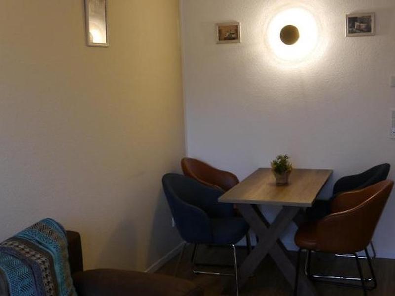 49D6347C43D384E305ABE1BBC470A13C