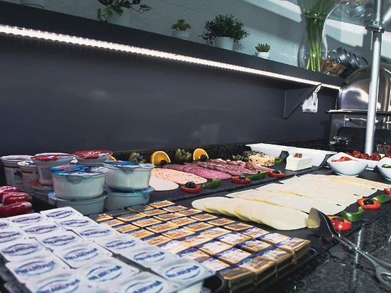 07A0E4EB9B9FA9F4B5AC473F5D54E94E