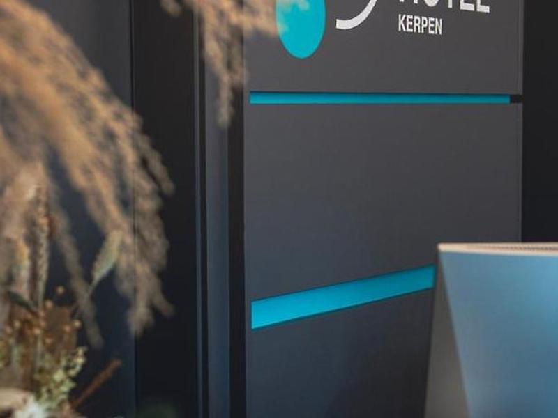 094E4A3E9118C6BFF7484BF7B78A7615