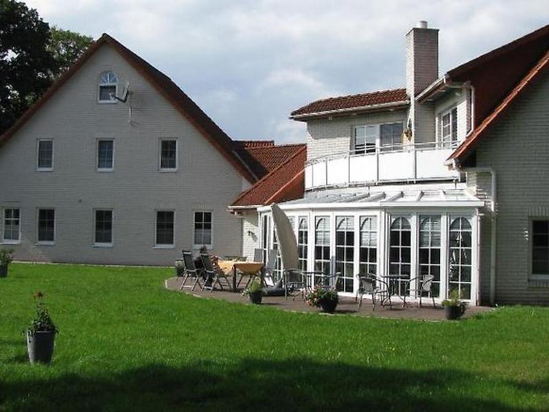 64FCE7FB4193C22F7B933EA0A7DCA4F8