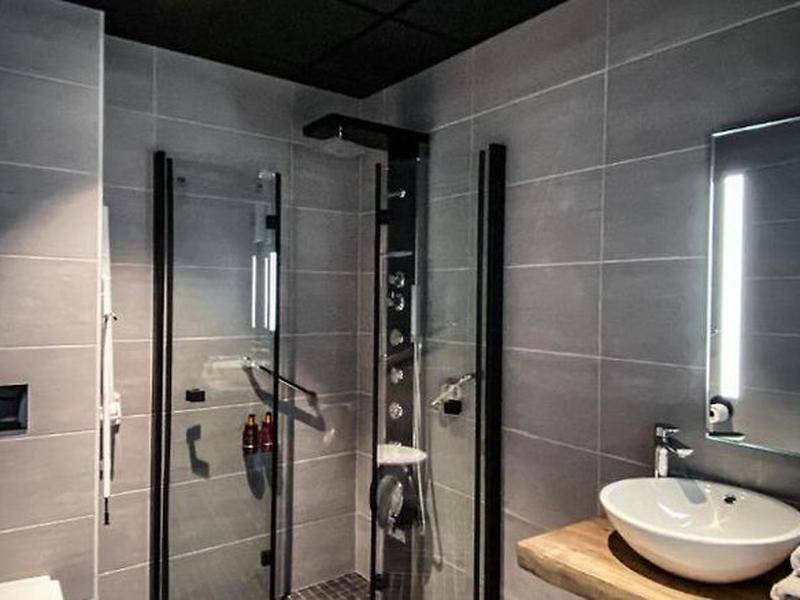 30FC216F3658CC4BE3C1BD059E28113C