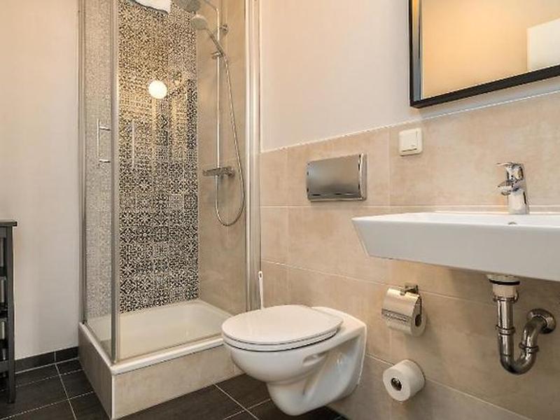 0A672FAC4871C9065DD16E1E8336F463