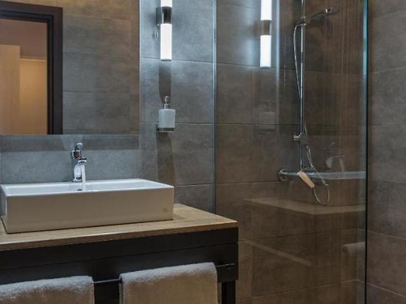 70158F8639F3FFC8053D83089EC46A6E