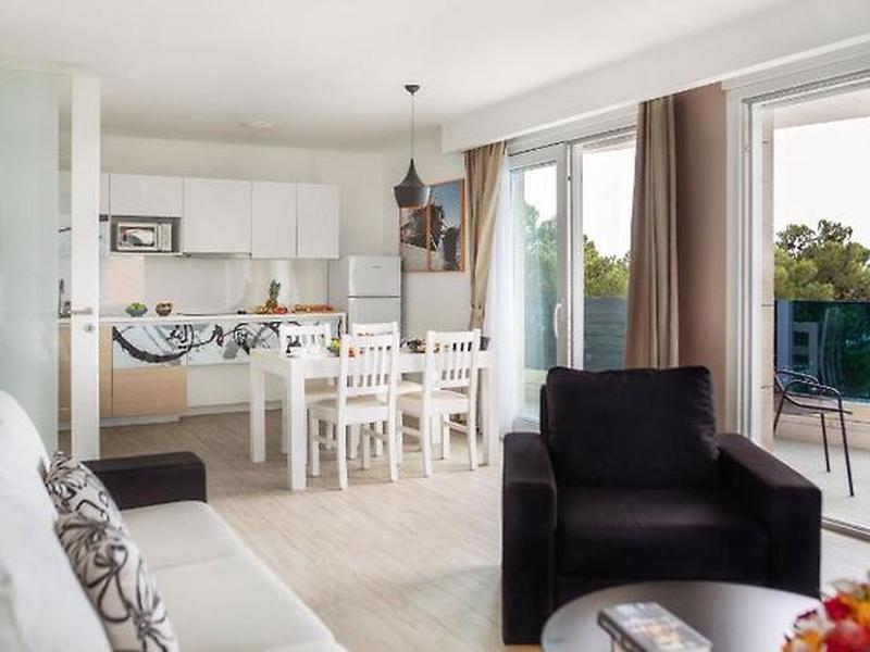 017E4A5F7985C58F51F99ECB1249AD19