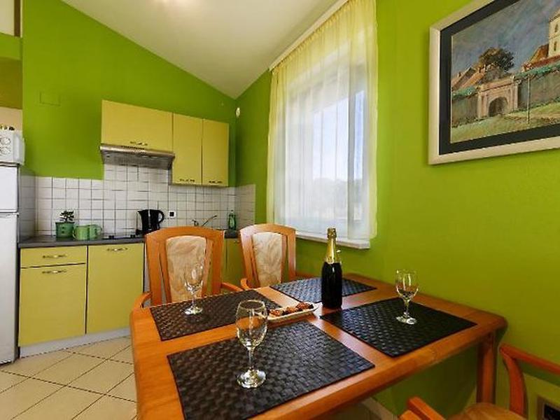 0E682F087D558E89ADACDB7E46FF560B