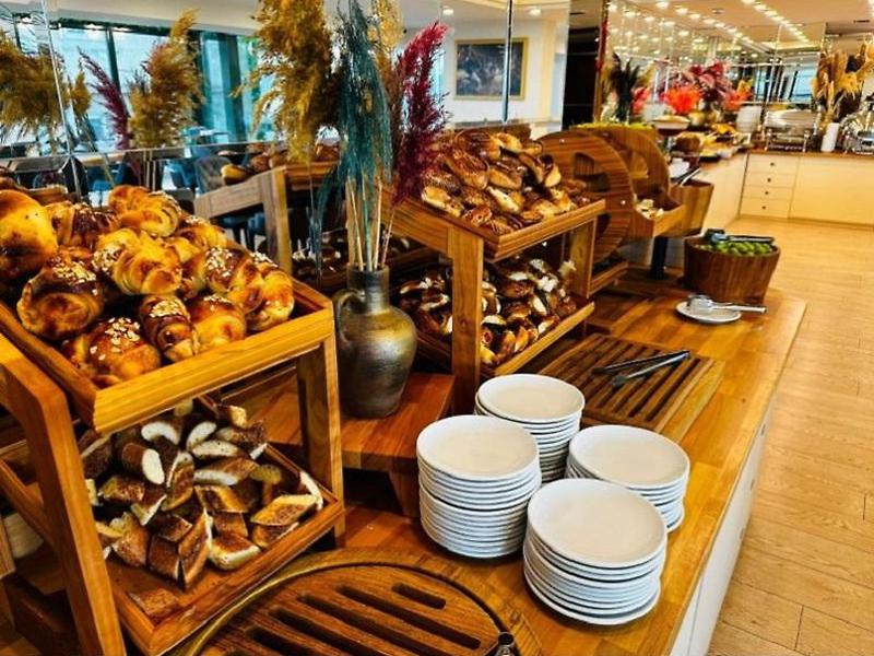 4FB40FB17CCE1243660071971E16C4B7